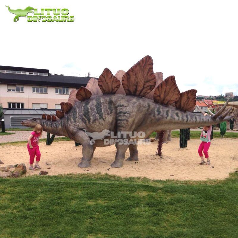 4Walking Robot Stegosaurus(001)