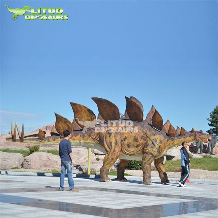 2Walking Stegosaurus(001)