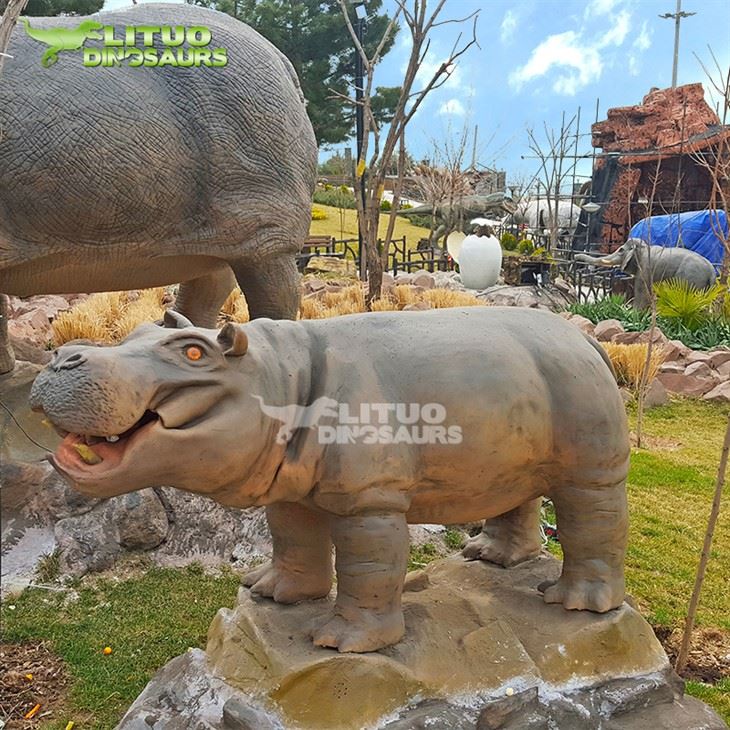 Life Size Hippo((5)